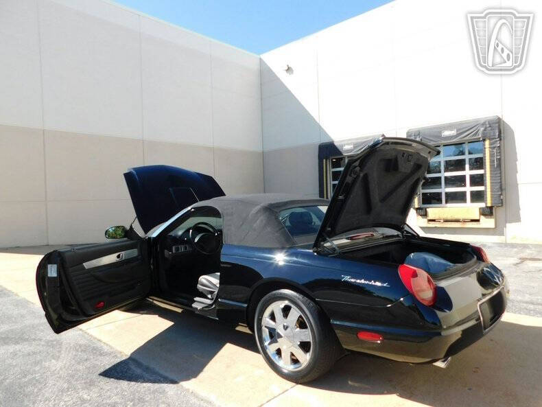 2002 Ford Thunderbird Deluxe