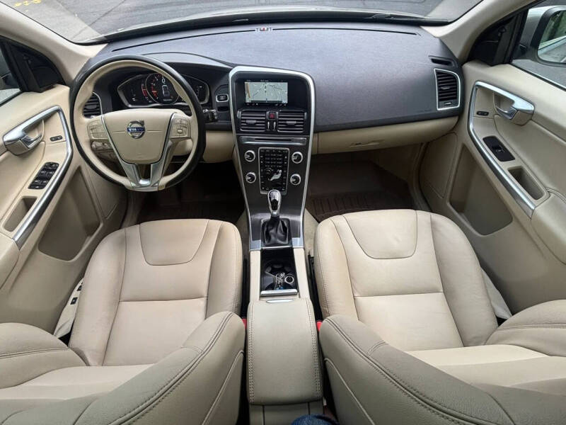 2016 Volvo XC60 T5 Drive-E Premier