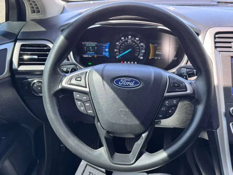 2019 Ford Fusion SE