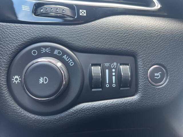 2023 Jeep Cherokee Altitude Lux