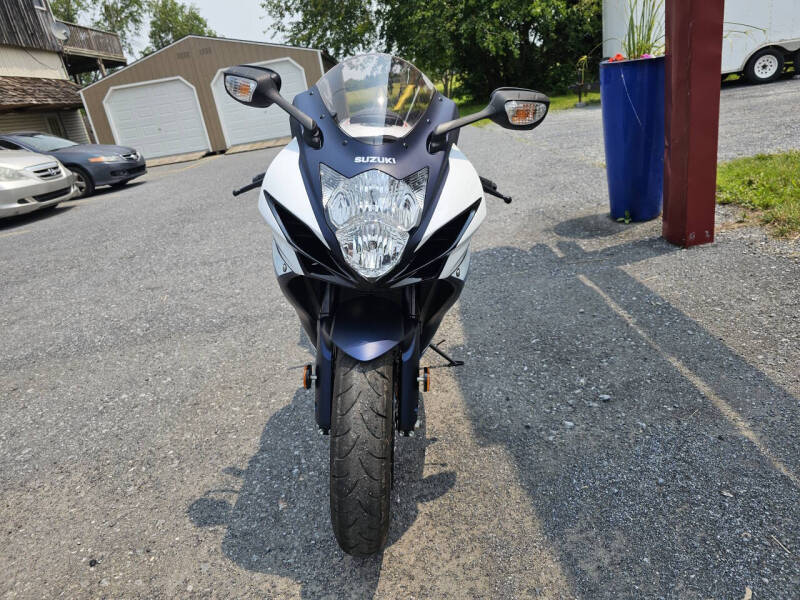 2023 Suzuki GSX 600r