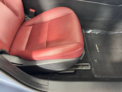 2025 Mazda Mazda3 Sedan 2.5 S Carbon Edition