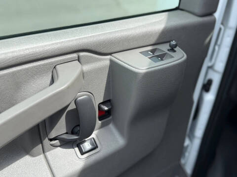 2022 Chevrolet Express 2500