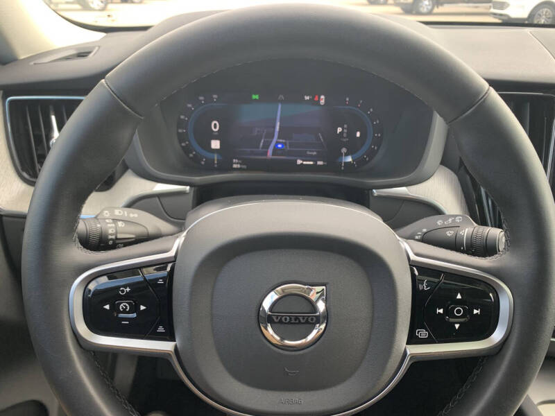 2025 Volvo XC60 B5 Plus Dark Theme