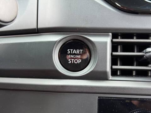 2025 Nissan Pathfinder S