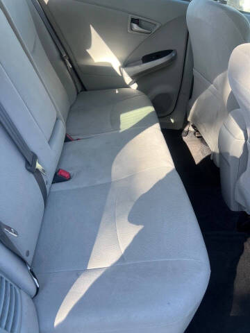 2014 Toyota Prius Two