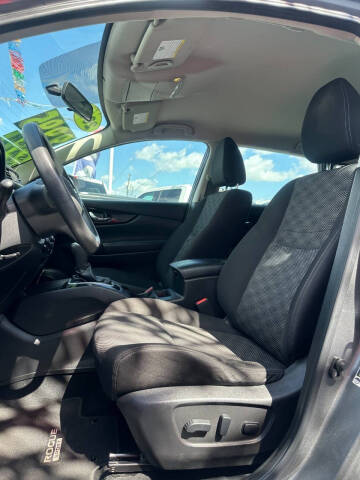 2017 Nissan Rogue Sport SV