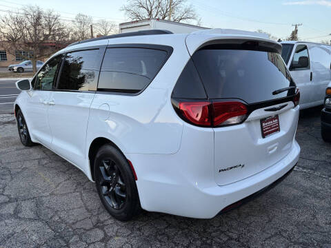 2018 Chrysler Pacifica Touring L Plus
