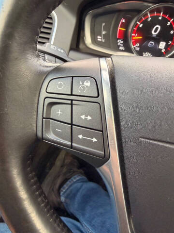 2016 Volvo XC60 T5 Platinum