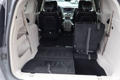 2022 Chrysler Pacifica Touring L