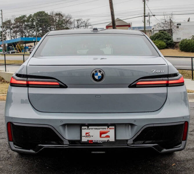 2023 BMW 7 Series 740i
