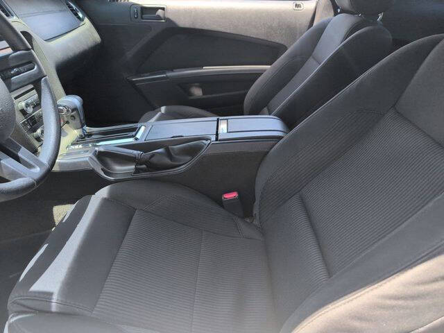 2012 Ford Mustang V6