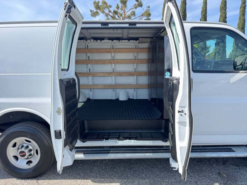 2024 GMC Savana 2500