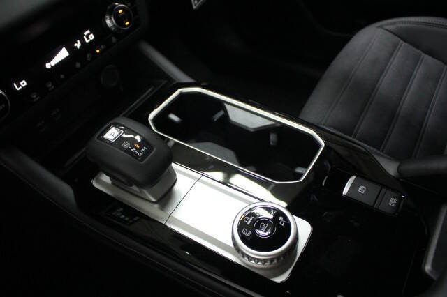 2026 Mitsubishi Outlander LE