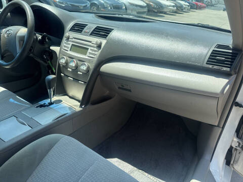 2011 Toyota Camry LE