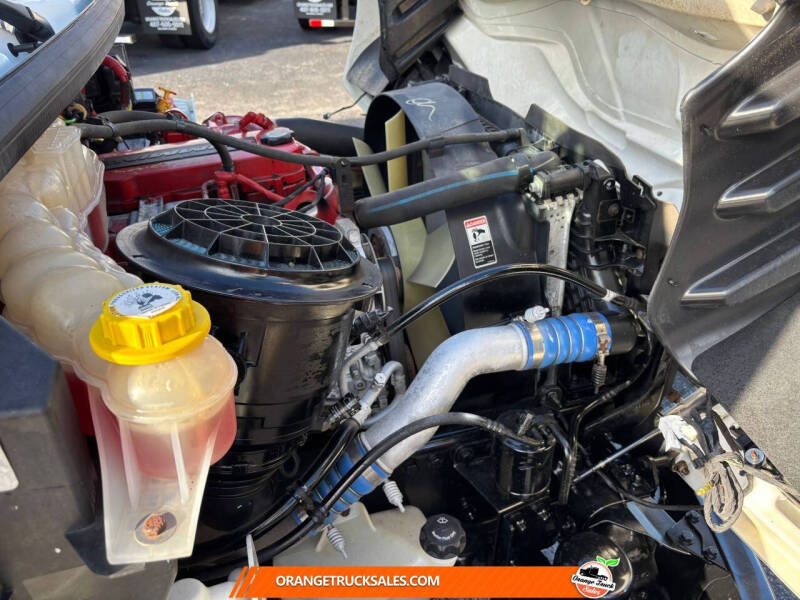 2020 Freightliner M2 106