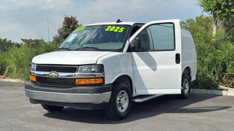 2025 Chevrolet Express 2500