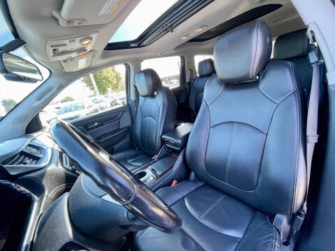 2017 Chevrolet Traverse LT