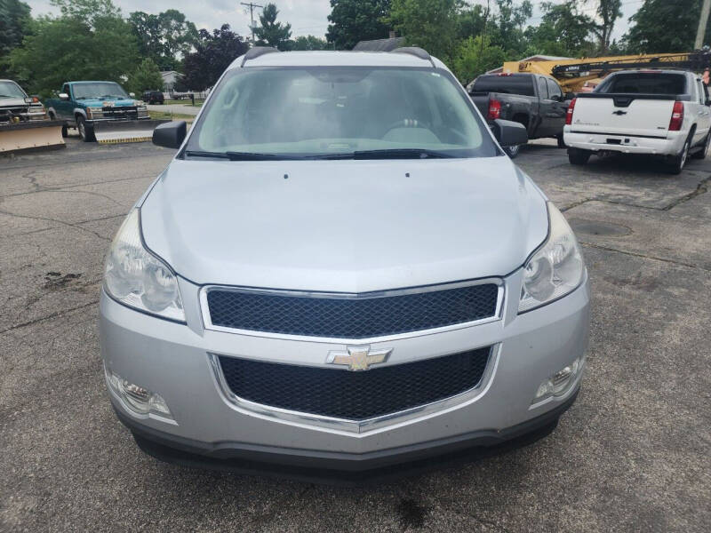 2012 Chevrolet Traverse LS photo 2