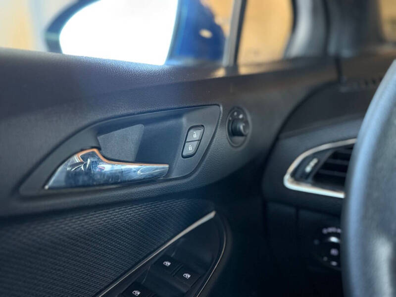 2017 Chevrolet Cruze LT Auto