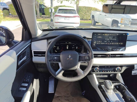 2025 Mitsubishi Outlander SEL