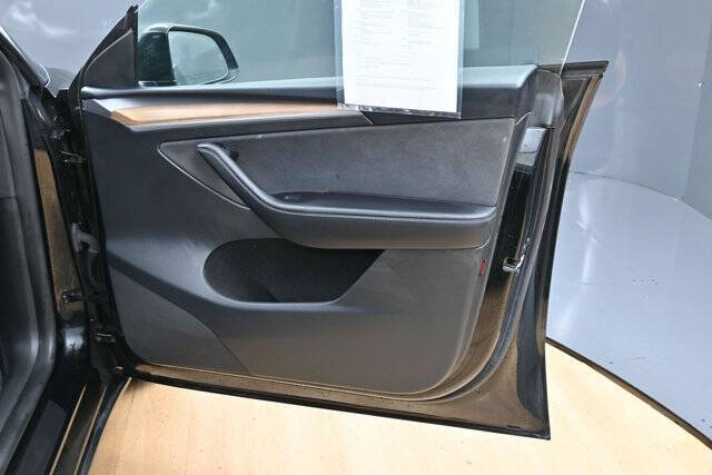 2024 Tesla Model Y Performance