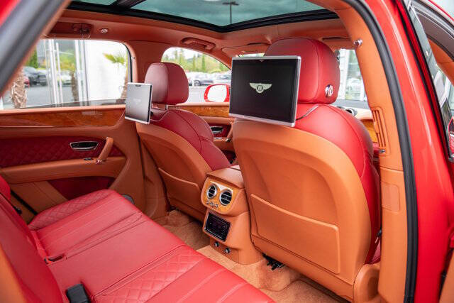 2017 Bentley Bentayga 10