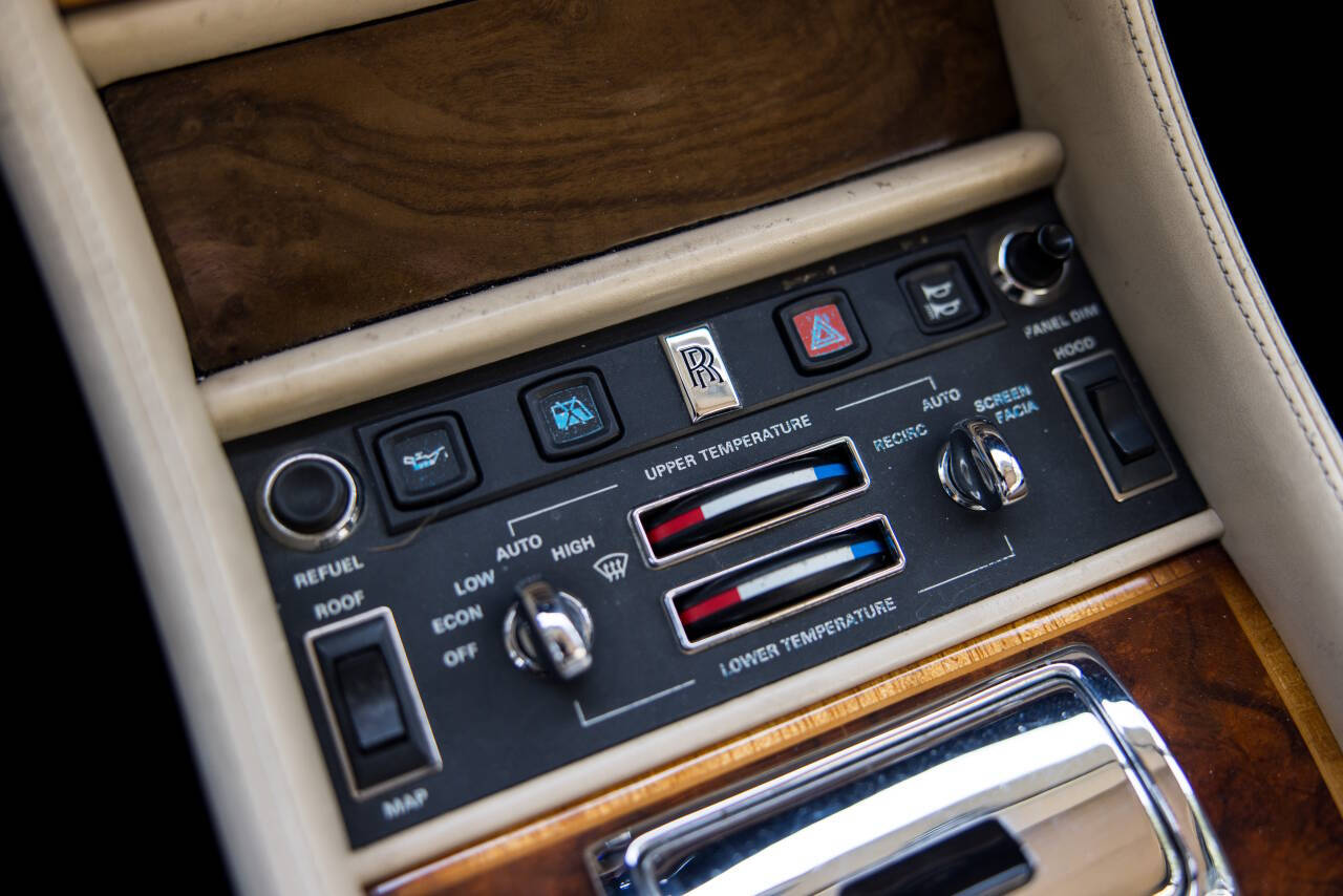 1991 Rolls-Royce Corniche 24