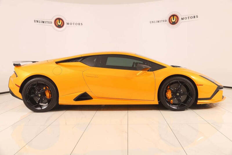 2023 Lamborghini Huracan Tecnica