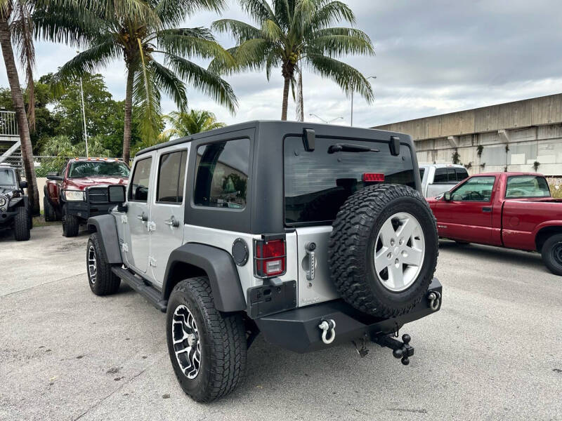 2011 Jeep Wrangler Unlimited Sport photo 15