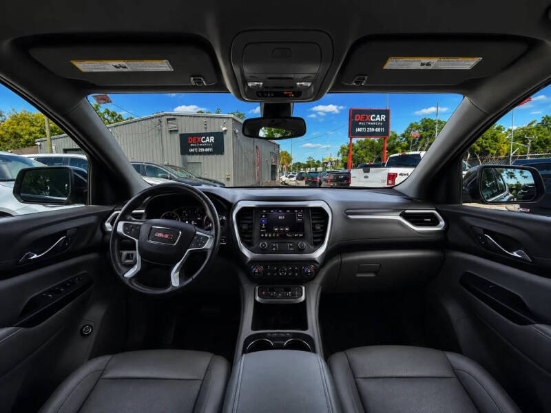 2023 GMC Acadia SLT