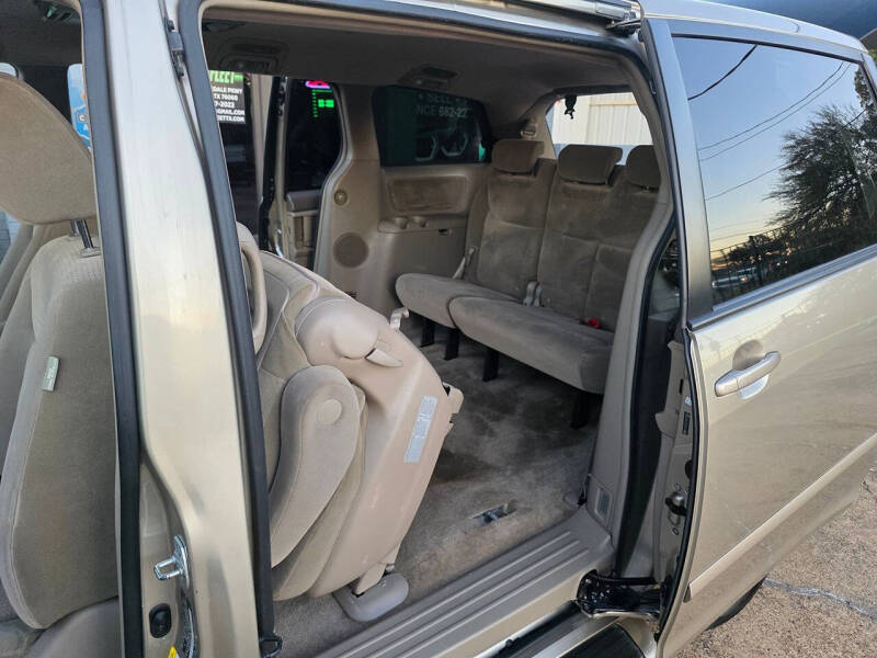 2009 Toyota Sienna LE 7-Passenger