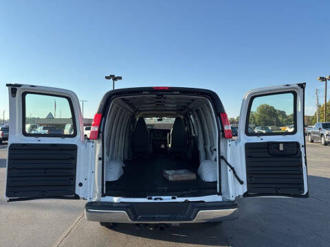 2025 Chevrolet Express 2500