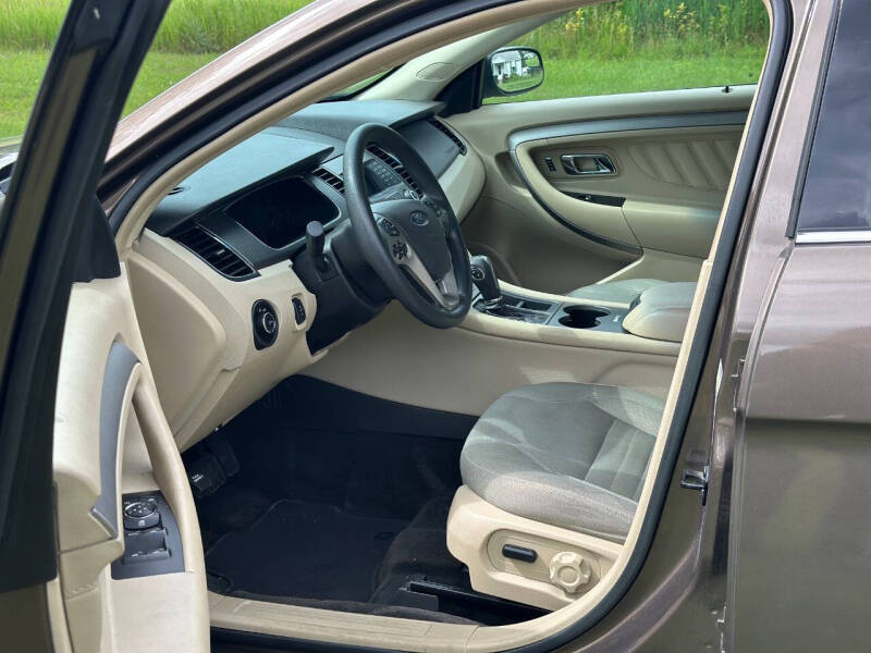 2015 Ford Taurus SE