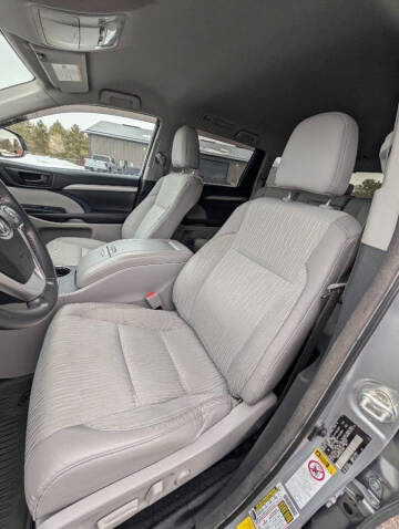 2016 Toyota Highlander LE