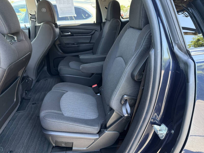 2017 Chevrolet Traverse LT