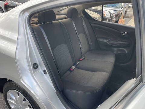 2019 Nissan Versa SV