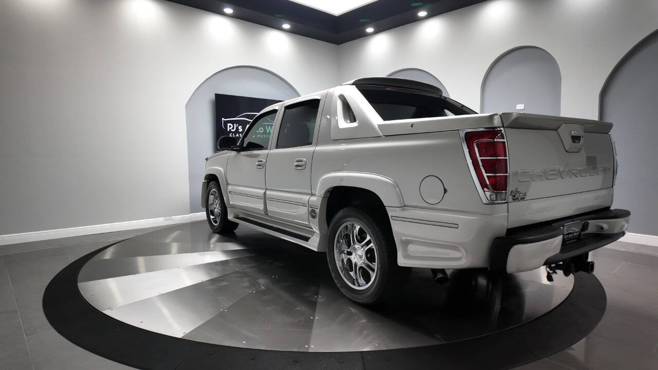 2004 Chevrolet Avalanche 3