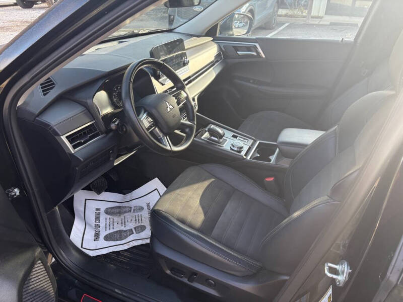 2024 Mitsubishi Outlander SE