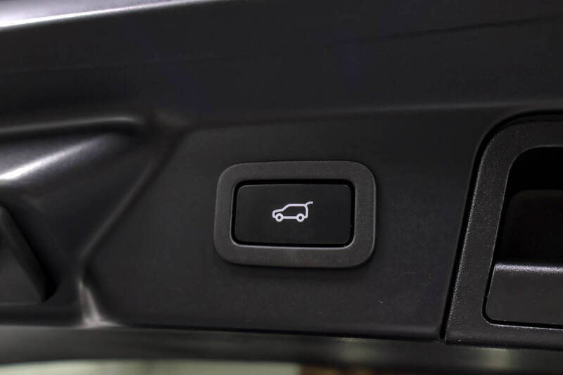 2020 Land Rover Range Rover Velar P340 R-Dynamic S