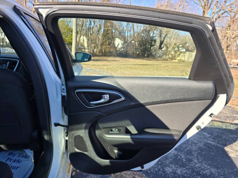 2016 Chrysler 200 Limited