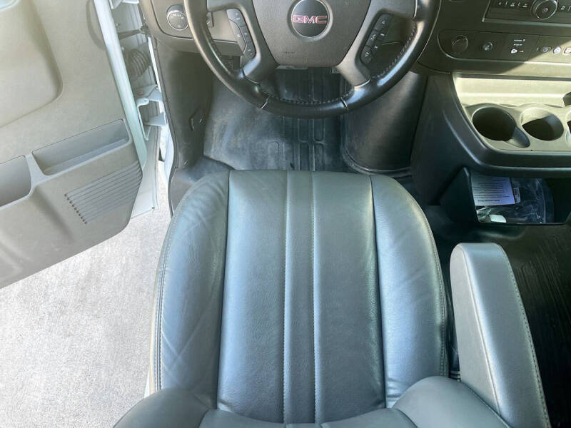 2023 GMC Savana 2500
