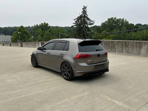 2016 Volkswagen Golf R