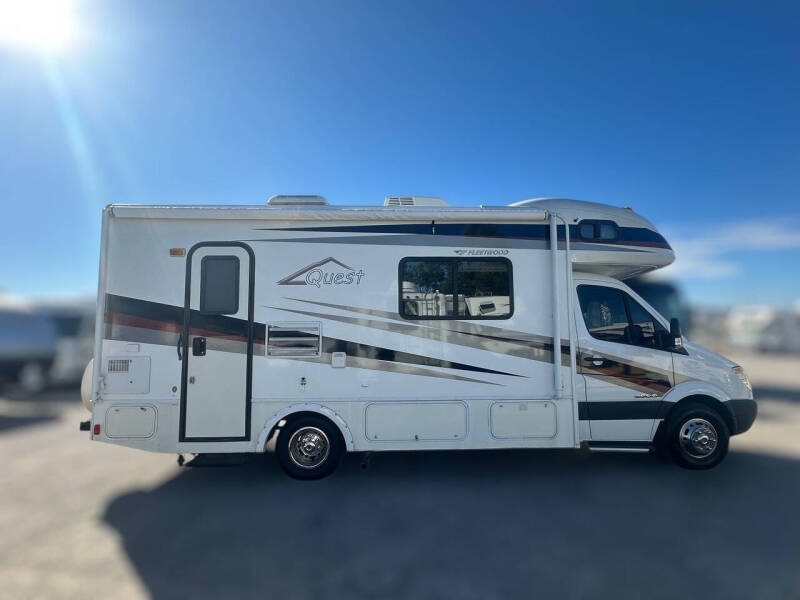 2010 Fleetwood RV QUEST 24E