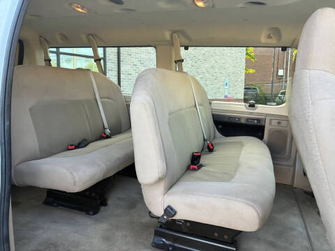 2013 Ford E-Series E-350 SD XLT