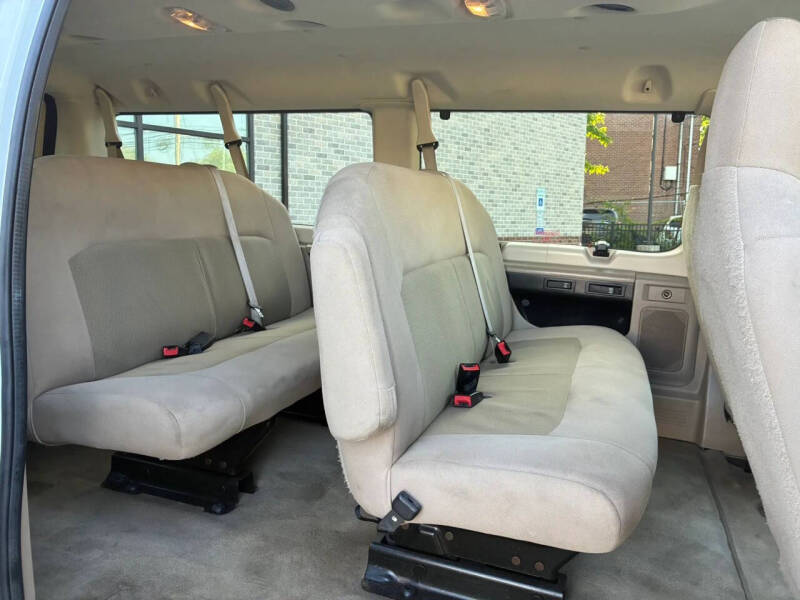 2013 Ford E-Series E-350 SD XLT