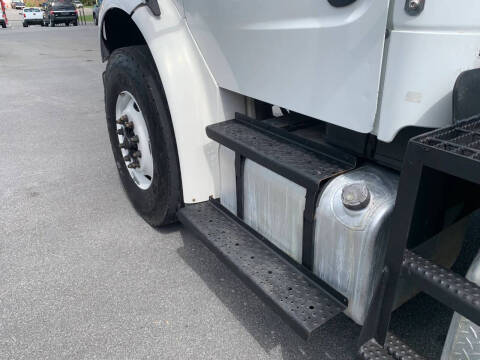 2015 Freightliner M2 106