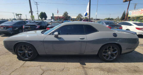2017 Dodge Challenger SXT Plus