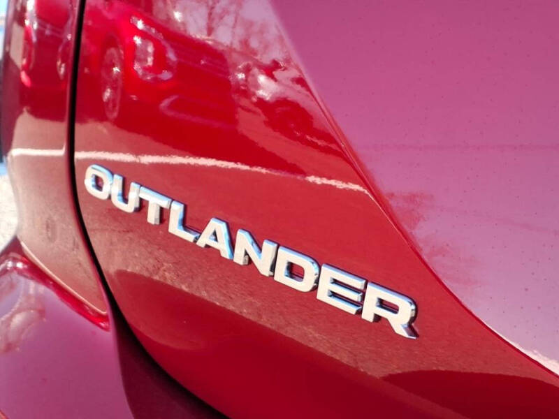 2025 Mitsubishi Outlander SE