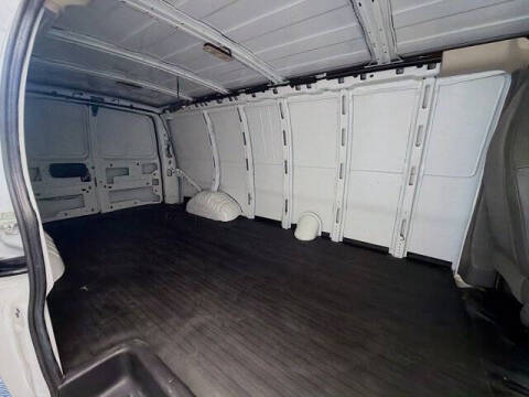 2023 GMC Savana 2500